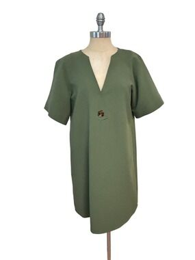 Tuckernuck Olive Green Short Sleeve Shift Dress tortoise shell accent Small